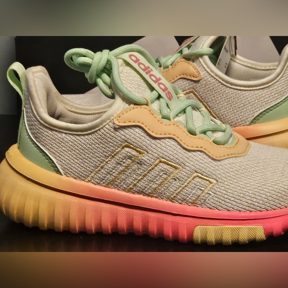 Adidas Kids Kaptir Flow 2.0 Shoes in Cream and Pink size 13K - Picture 6 of 10